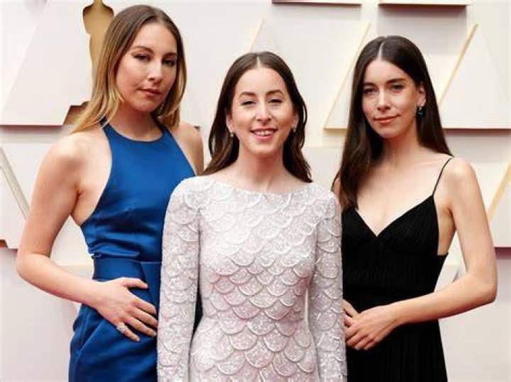 Alana Haim Net Worth 2024