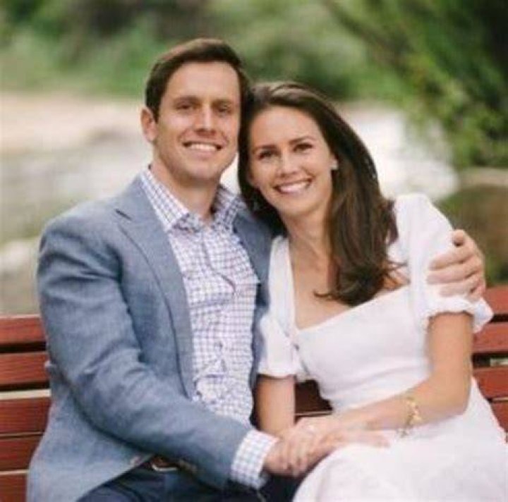 Bio, Wiki, Age, CNBC, Husband, Married, Daughter, 10 Stocks To Buy, Portfolio, Holdings and Salary