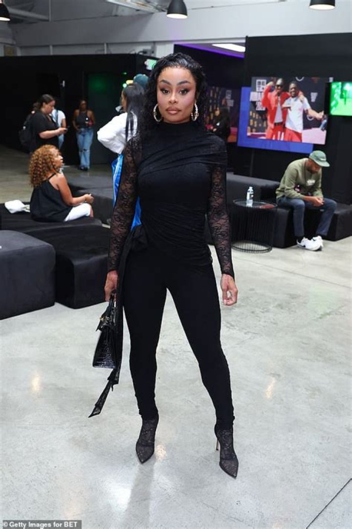 Blac Chyna Shows Off Butt in Thong Swimsuit: Pics