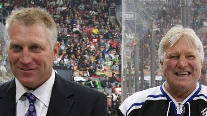 Do Bobby Hull And Brett Hull Have A father-Son Relationship? Family History And Wealth |