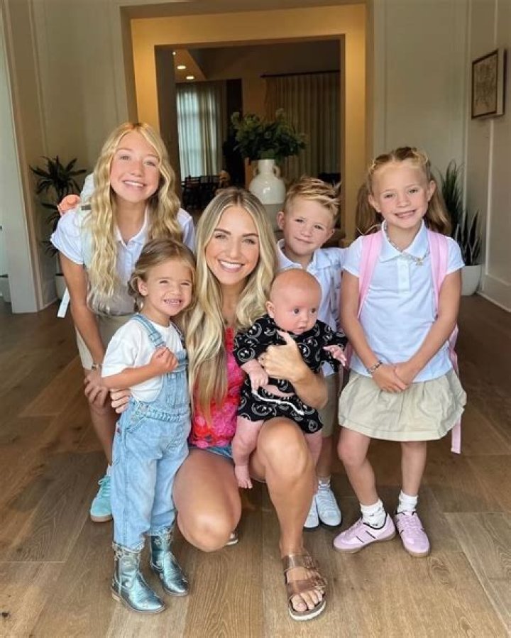 Kelly Ryan Biography, Age, Height, Husband, Net Worth, Family