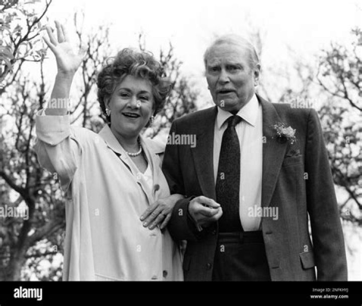Tim Durhams Girlfriend In 2 Meet His Wife, Joan Servaas! |