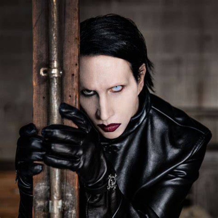Uncover The Enigmatic World Of Marilyn Manson: A Wiki Bio Adventure