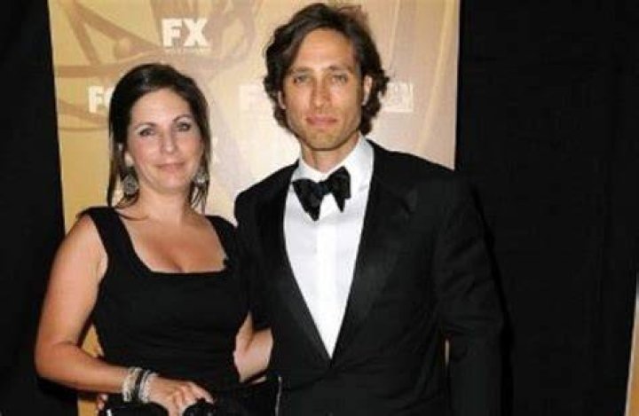 Who Is Suzanne Falchuk? Married Life With Ex-Husband Brad Falchuk & Children ·