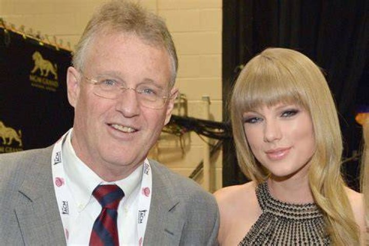 Who is Taylor Swift's father, Scott? |
